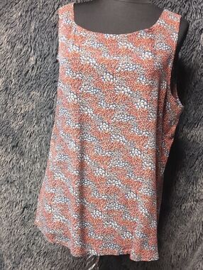 Butter Women's Rust and Blue Floral Crewneck Tank